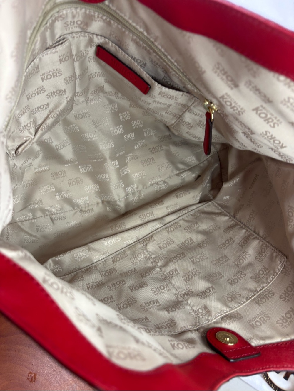 Michael Kors Large Jet Set Chain Tote Bag Red Saffiano Leather Gold Hardware - Picture 3 of 13
